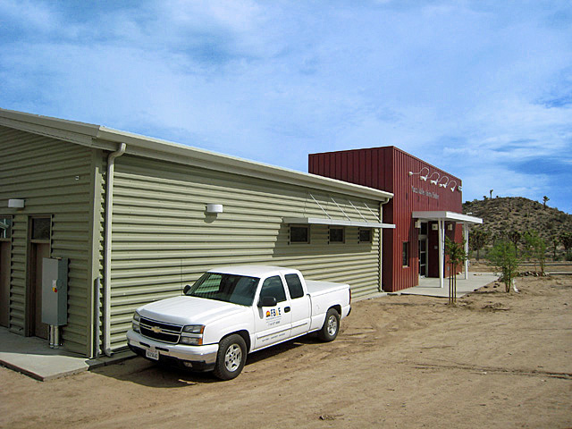 Featured image of post Metal Animal Shelter / This metal horse shelter has the lean to closed with the center portion open and used a a run in area for the horse or horses.